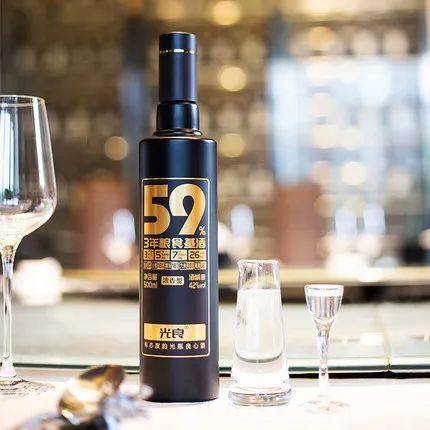 跑贏梯次競(jìng)爭(zhēng)時(shí)代 明星光瓶酒的全景生態(tài)初探